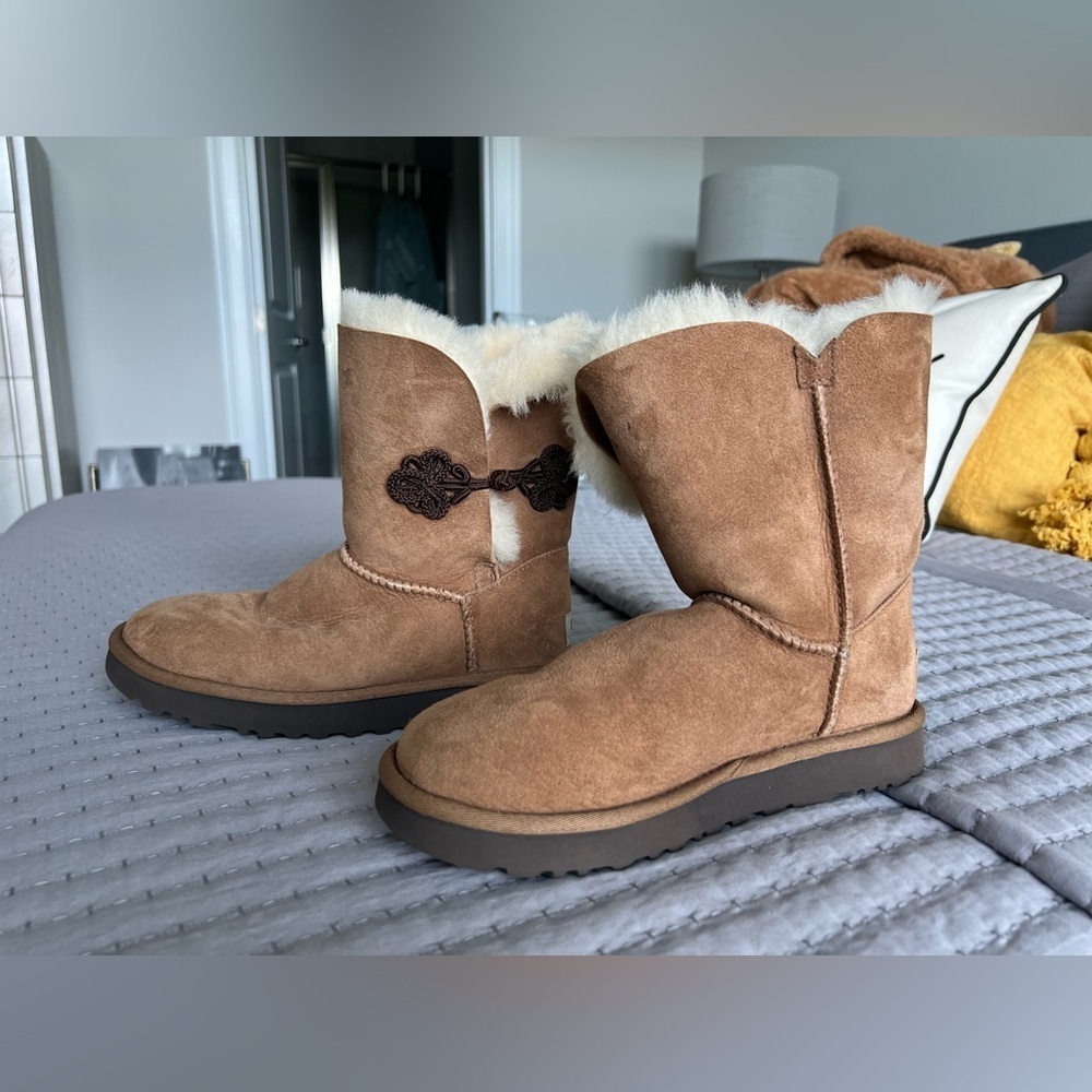 UGG Women’s Bailey Mariko Boots 6